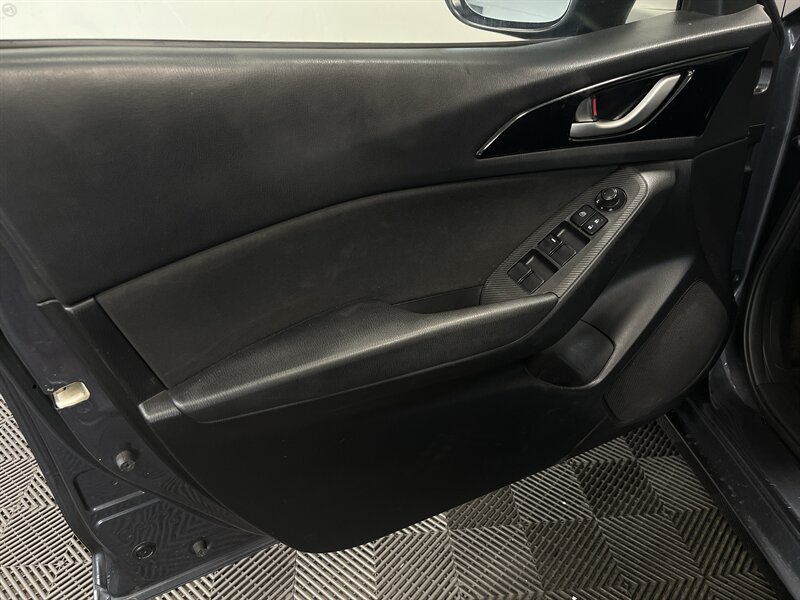 2016 Mazda Mazda3 i Touring - Photo 13 - West Bountiful, UT 84087