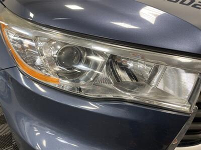 2014 Toyota Highlander XLE   - Photo 8 - West Bountiful, UT 84087