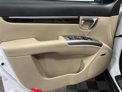 2012 Hyundai SANTA FE Limited   - Photo 16 - West Bountiful, UT 84087