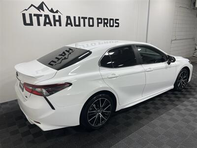 2021 Toyota Camry SE   - Photo 4 - West Bountiful, UT 84087