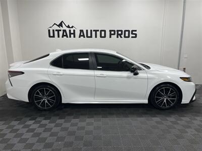 2021 Toyota Camry SE   - Photo 3 - West Bountiful, UT 84087