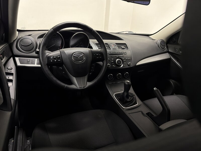 2013 Mazda Mazda3 i Touring - Photo 13 - West Bountiful, UT 84087