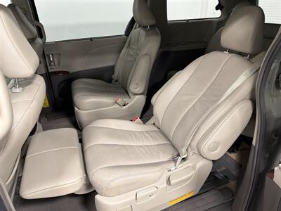 2011 Toyota Sienna XLE 7-Passenger   - Photo 14 - West Bountiful, UT 84087
