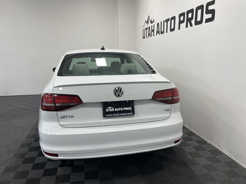 2016 Volkswagen Jetta 1.8T Sport - Photo 8 - West Bountiful, UT 84087