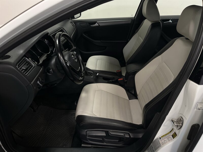 2016 Volkswagen Jetta 1.8T Sport - Photo 12 - West Bountiful, UT 84087