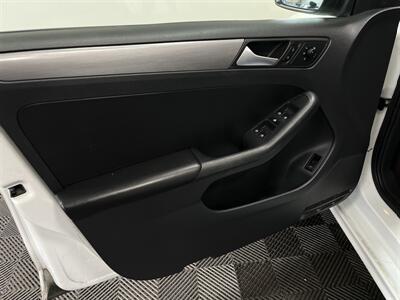 2016 Volkswagen Jetta 1.8T Sport - Photo 11 - West Bountiful, UT 84087