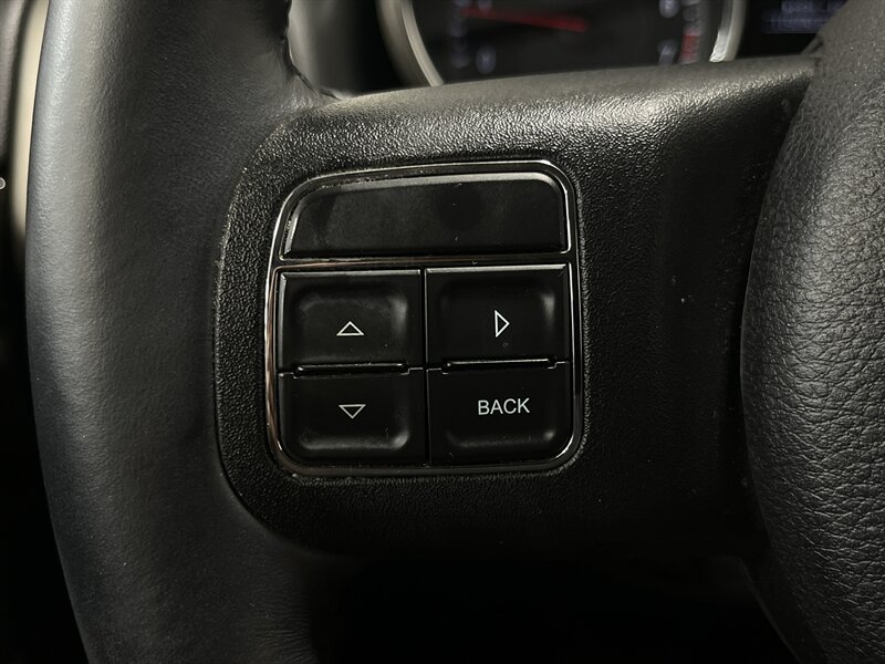 2013 Jeep Grand Cherokee Laredo X - Photo 18 - West Bountiful, UT 84087