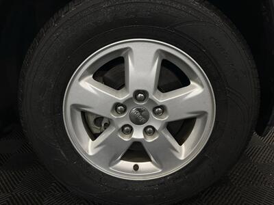 2013 Jeep Grand Cherokee Laredo X - Photo 9 - West Bountiful, UT 84087