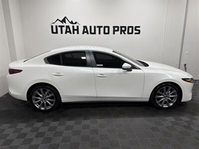 2022 Mazda Mazda3 Sedan Select   - Photo 2 - West Bountiful, UT 84087