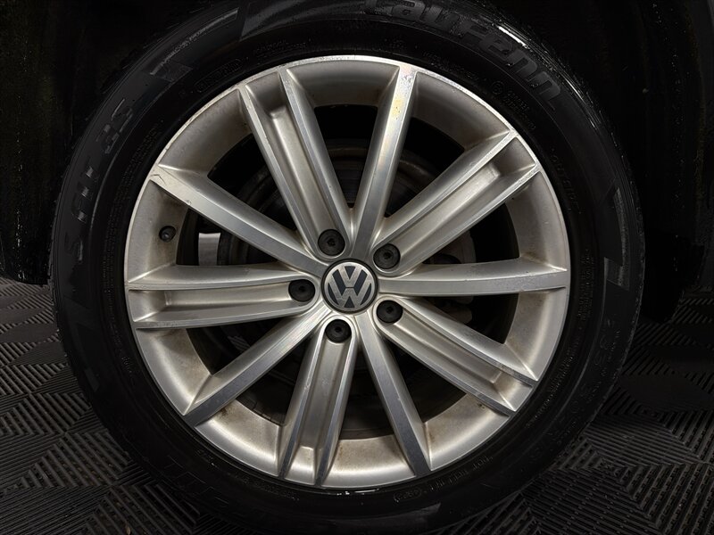 2013 Volkswagen Tiguan SE 4Motion - Photo 9 - West Bountiful, UT 84087
