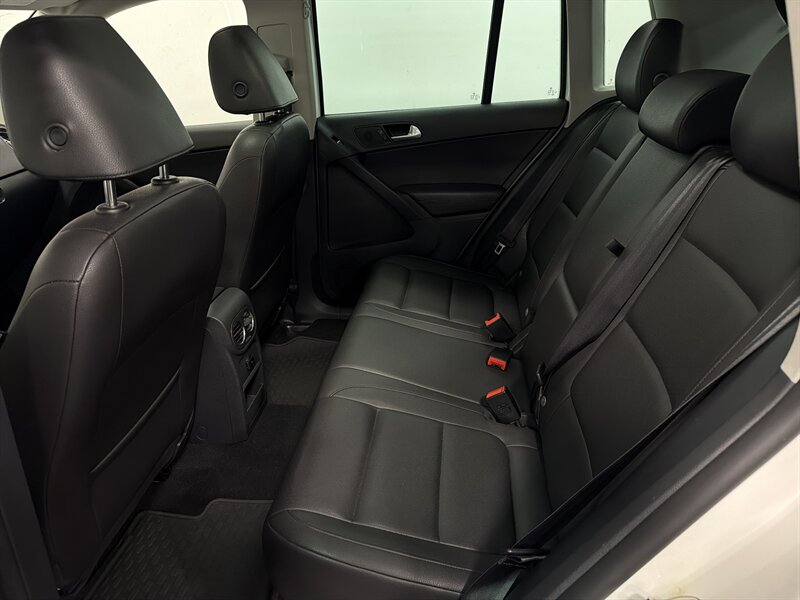 2013 Volkswagen Tiguan SE 4Motion - Photo 20 - West Bountiful, UT 84087