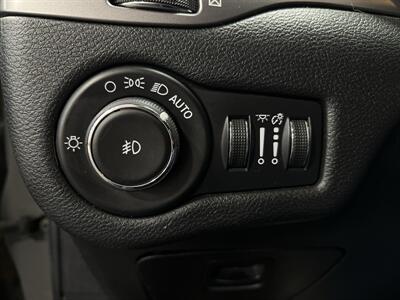 2019 Jeep Cherokee Latitude Plus   - Photo 15 - West Bountiful, UT 84087