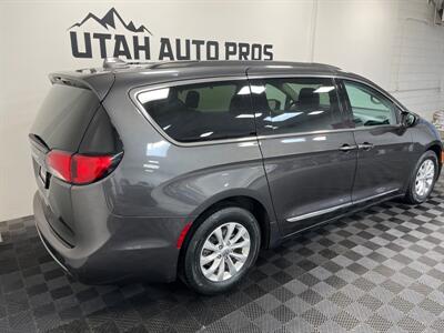 2017 Chrysler Pacifica Touring-L   - Photo 3 - West Bountiful, UT 84087