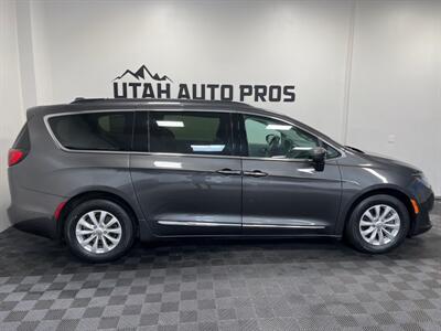 2017 Chrysler Pacifica Touring-L   - Photo 2 - West Bountiful, UT 84087