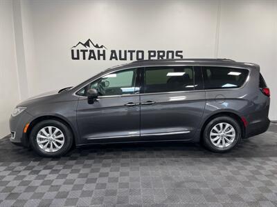 2017 Chrysler Pacifica Touring-L   - Photo 9 - West Bountiful, UT 84087