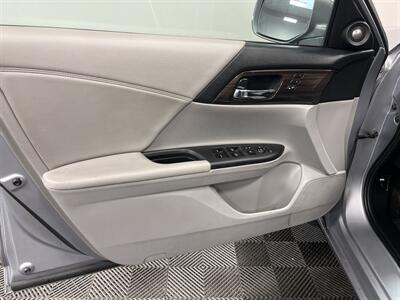 2016 Honda Accord EX-L w/Navi w/Honda   - Photo 11 - West Bountiful, UT 84087