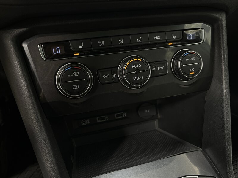 2018 Volkswagen Tiguan 2.0T SE 4Motion - Photo 17 - West Bountiful, UT 84087