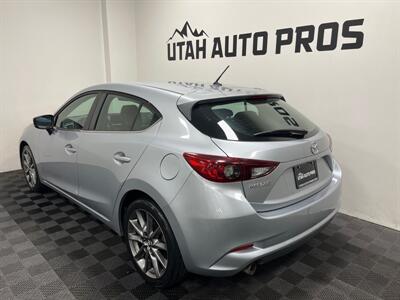 2018 Mazda Mazda3 Touring   - Photo 8 - West Bountiful, UT 84087