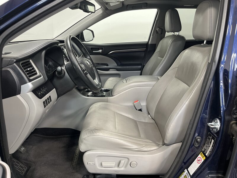 2015 Toyota Highlander Limited - Photo 15 - West Bountiful, UT 84087