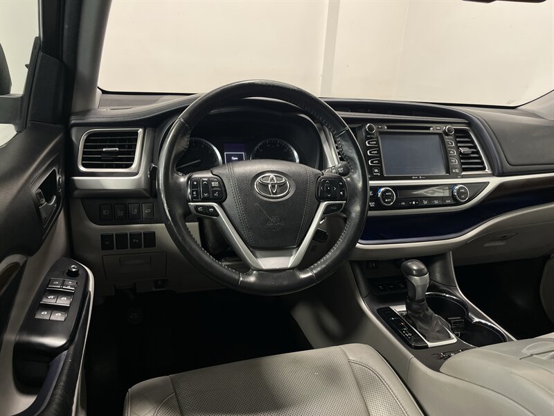 2015 Toyota Highlander Limited - Photo 12 - West Bountiful, UT 84087