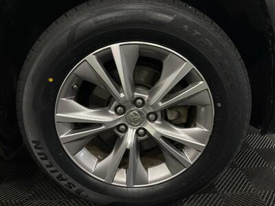 2014 Toyota Highlander XLE   - Photo 10 - West Bountiful, UT 84087