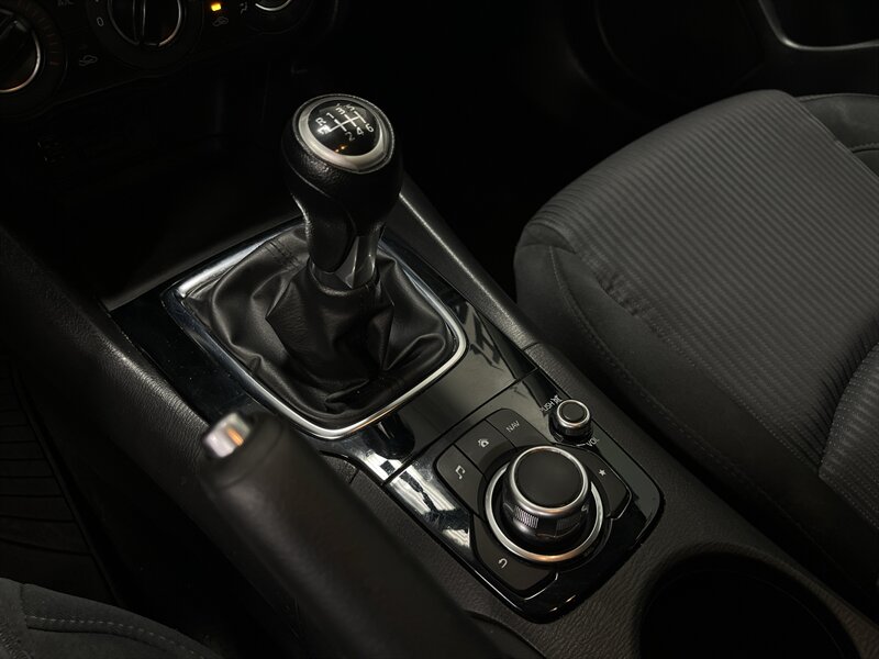 2016 Mazda Mazda3 i Sport - Photo 16 - West Bountiful, UT 84087