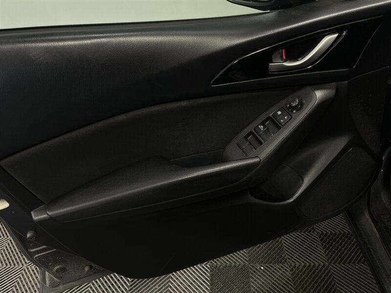 2016 Mazda Mazda3 i Sport - Photo 12 - West Bountiful, UT 84087