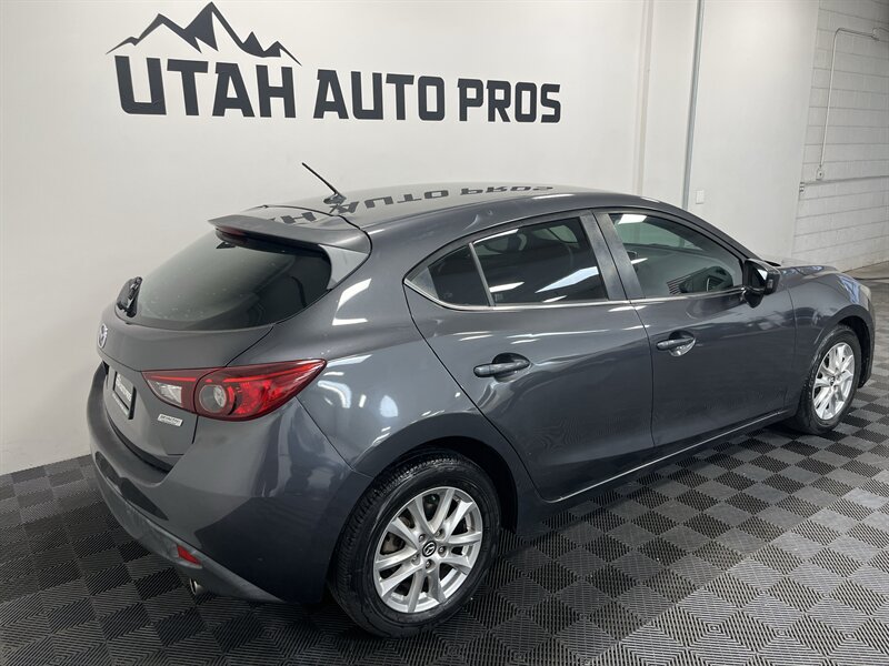 2016 Mazda Mazda3 i Sport - Photo 3 - West Bountiful, UT 84087