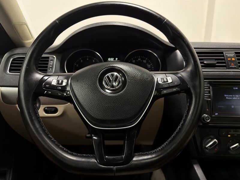 2016 Volkswagen Jetta 1.4T SE - Photo 18 - West Bountiful, UT 84087