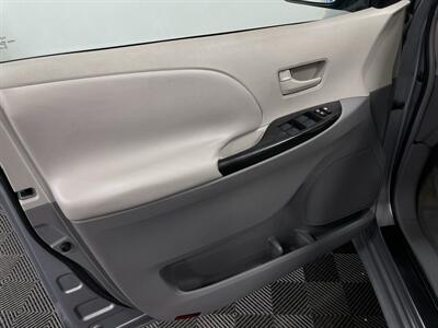 2011 Toyota Sienna LE 8-Passenger   - Photo 12 - West Bountiful, UT 84087