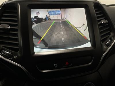 2019 Jeep Cherokee Trailhawk   - Photo 23 - West Bountiful, UT 84087