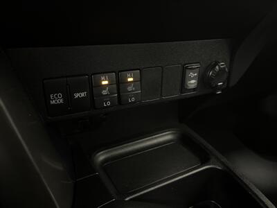 2017 Toyota RAV4 SE   - Photo 18 - West Bountiful, UT 84087