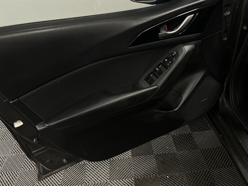 2016 Mazda Mazda3 i Touring - Photo 14 - West Bountiful, UT 84087