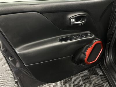 2017 Jeep Renegade Trailhawk   - Photo 13 - West Bountiful, UT 84087