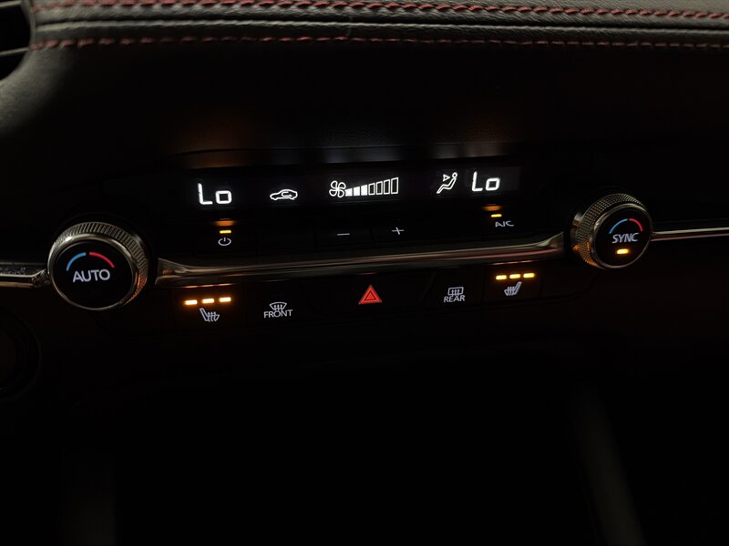 2023 Mazda Mazda3 Sedan 2.5 S Carbon Edition - Photo 19 - West Bountiful, UT 84087