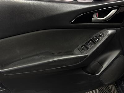 2014 Mazda Mazda3 i Sport   - Photo 8 - West Bountiful, UT 84087