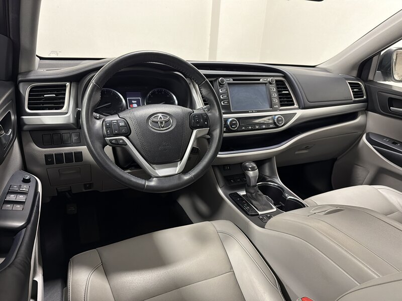 2015 Toyota Highlander XLE - Photo 12 - West Bountiful, UT 84087