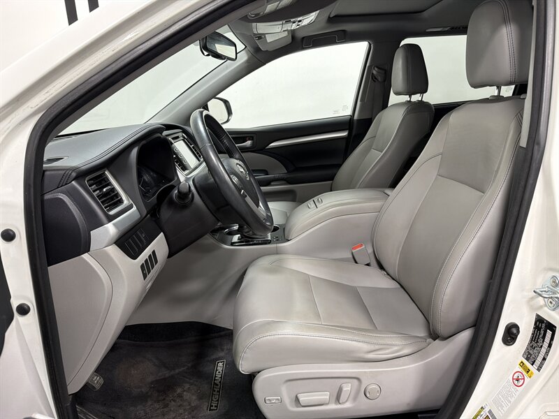 2015 Toyota Highlander XLE - Photo 14 - West Bountiful, UT 84087
