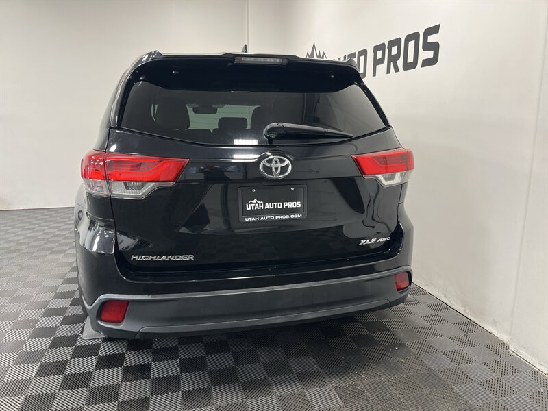 2017 Toyota Highlander XLE - Photo 9 - West Bountiful, UT 84087