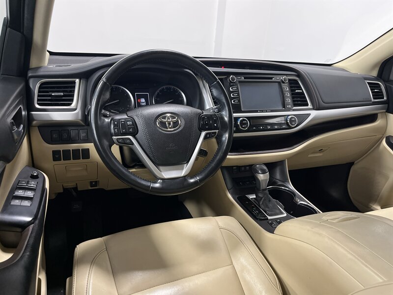 2017 Toyota Highlander XLE - Photo 12 - West Bountiful, UT 84087