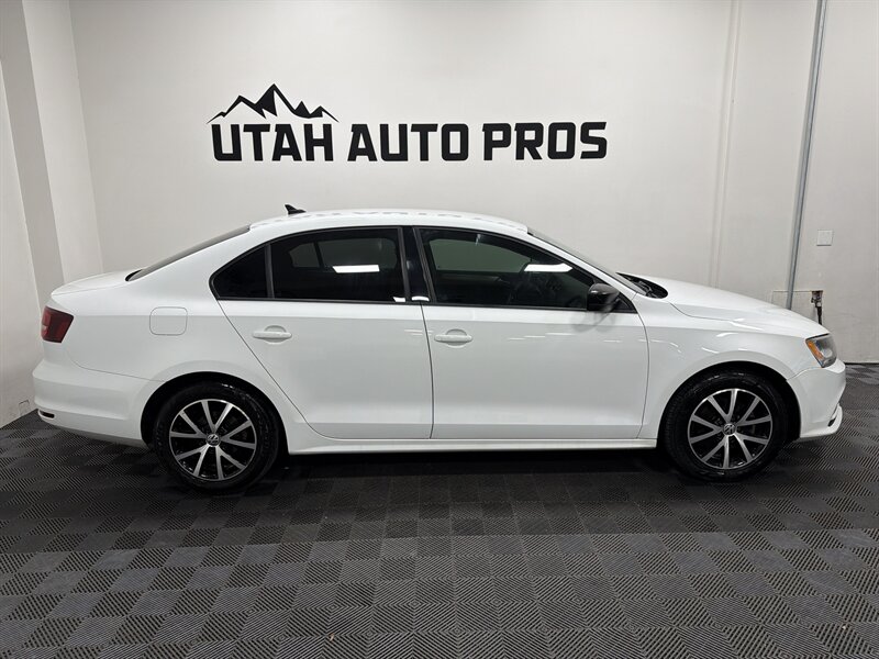 2016 Volkswagen Jetta 1.4T SE - Photo 2 - West Bountiful, UT 84087