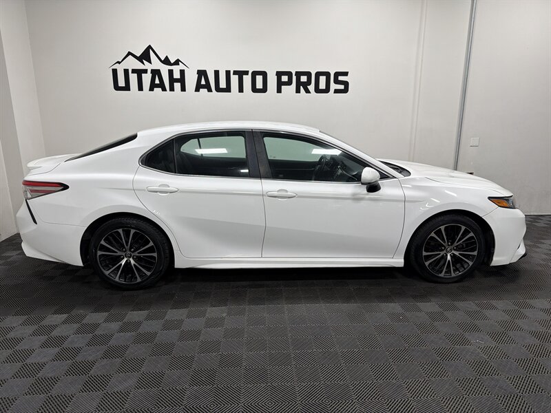 2018 Toyota Camry SE - Photo 2 - West Bountiful, UT 84087