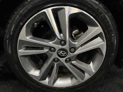2017 Hyundai ELANTRA LIMITED   - Photo 11 - West Bountiful, UT 84087