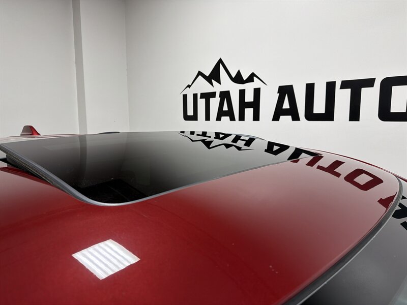 2015 Jeep Grand Cherokee Overland - Photo 4 - West Bountiful, UT 84087
