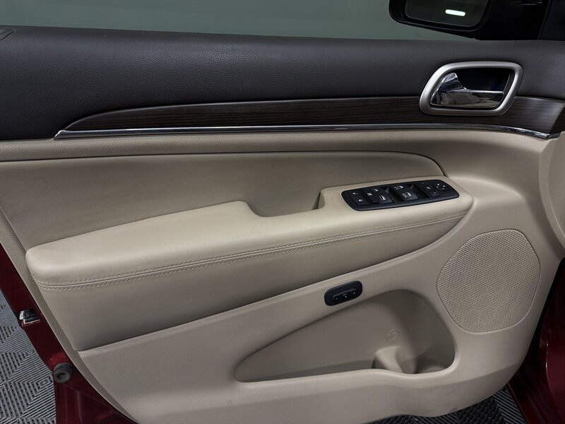 2015 Jeep Grand Cherokee Overland - Photo 17 - West Bountiful, UT 84087