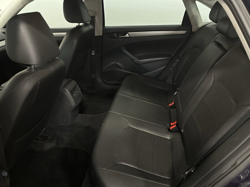 2015 Volkswagen Passat 1.8T Wolfsburg Editi - Photo 21 - West Bountiful, UT 84087
