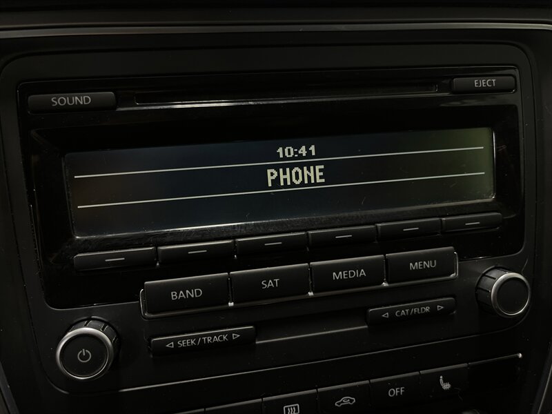2015 Volkswagen Passat 1.8T Wolfsburg Editi - Photo 17 - West Bountiful, UT 84087