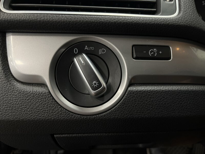 2015 Volkswagen Passat 1.8T Wolfsburg Editi - Photo 13 - West Bountiful, UT 84087