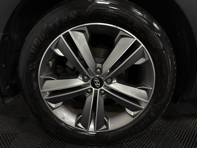 2014 Hyundai SANTA FE Limited - Photo 11 - West Bountiful, UT 84087