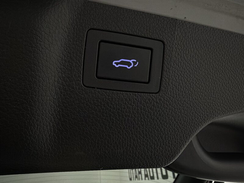 2014 Hyundai SANTA FE Limited - Photo 12 - West Bountiful, UT 84087
